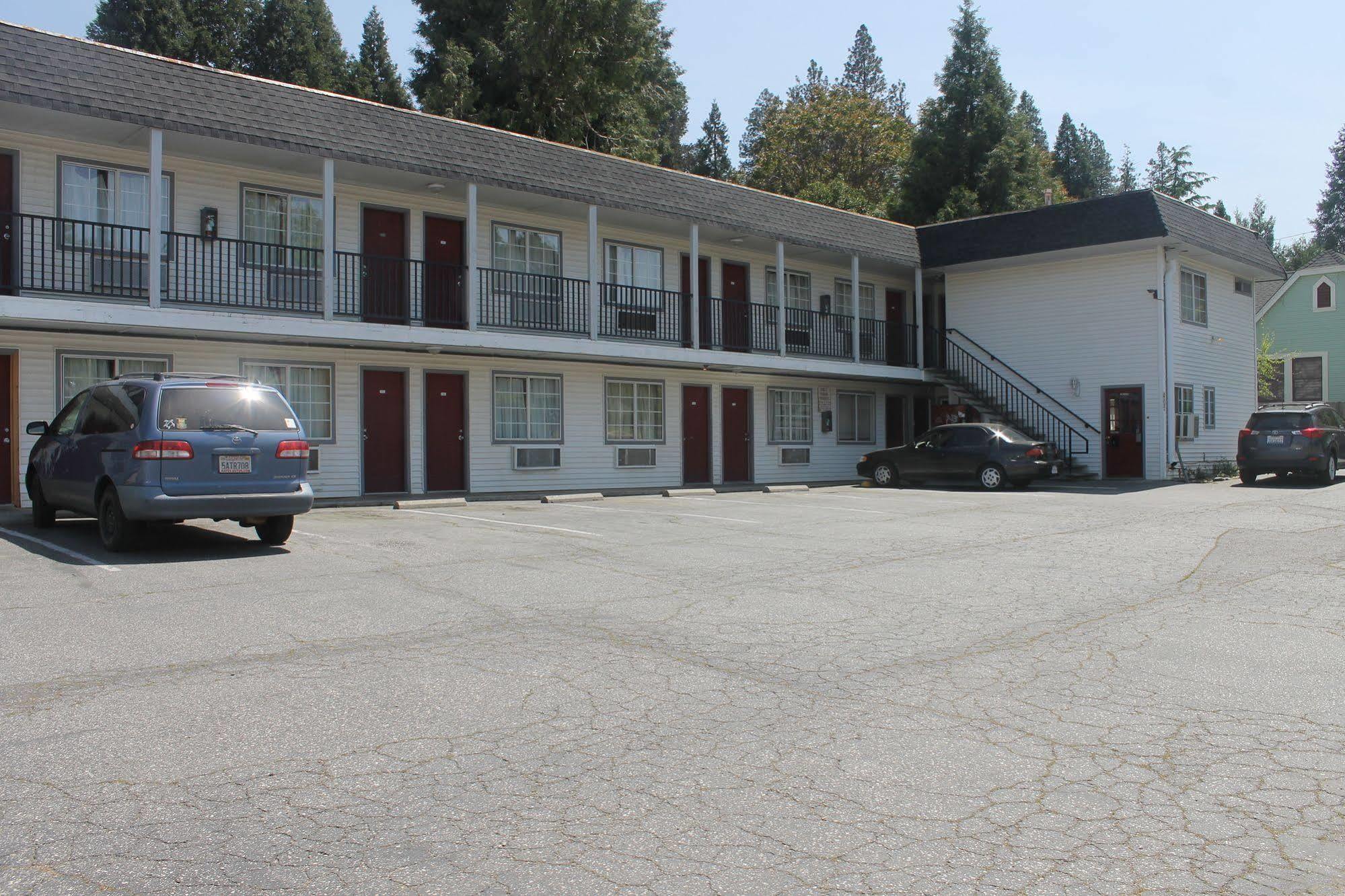 Stagecoach Motel Grass Valley Buitenkant foto